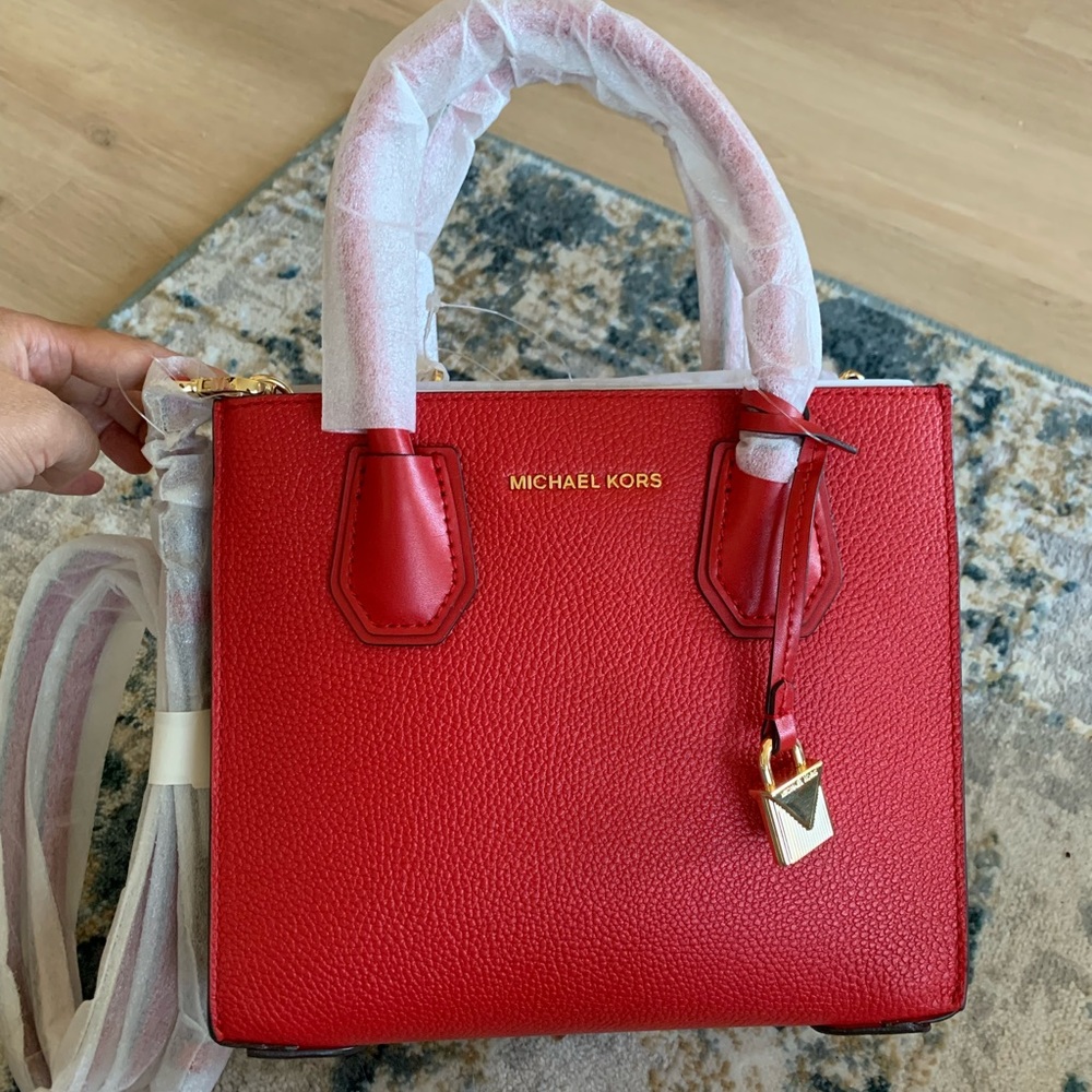 NWT Michael Kors Mercer MD Accordion Messenger Leather Bright Red/Gold